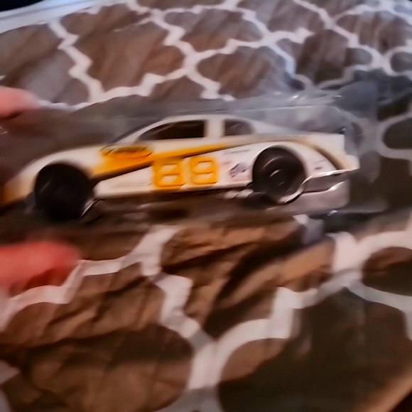 Golden Wheel Diecast Car UNOPENED 1/24 #89 Kirby /Berkshire Hathaway Model - Picture 5 of 7